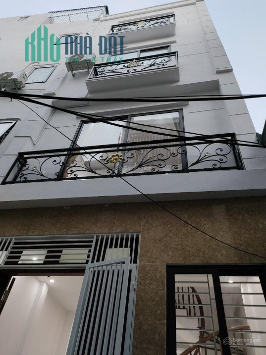 CHÍNH CHỦ CẦN BÁN NHÀ RIÊNG 5PN, 4T, 1 TUM(SỔ ĐỎ CẤT KÉT)37,8M2(MT: 4,45m - NỞ HẬU),
