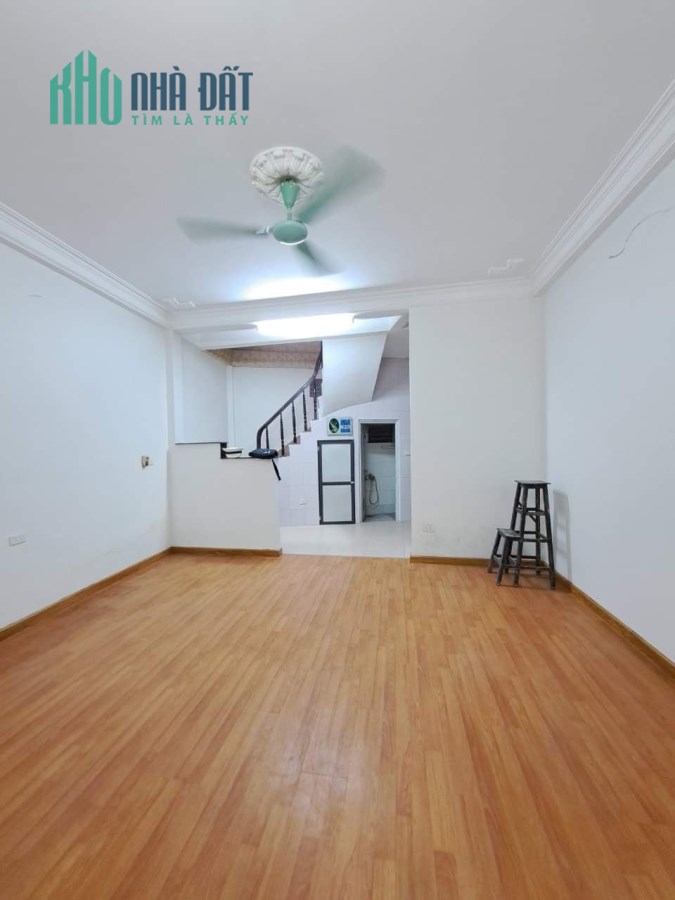 Nhà Hoàng Mai 35M *3 tầng giá chỉ 2.59 Tỷ