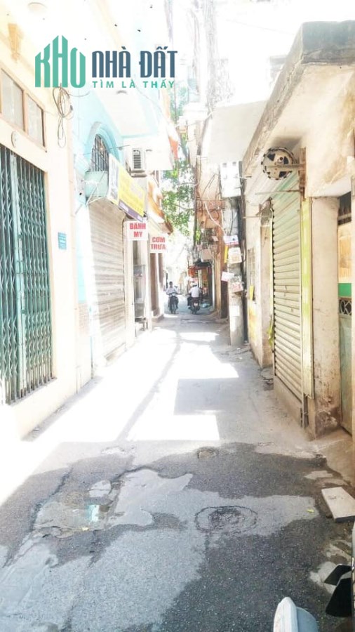 Nhà đẹp , giá rẻ, Phố Ngọc Lâm Long Biên. 4 tầng, 35m2. giá 2.35 tỷ