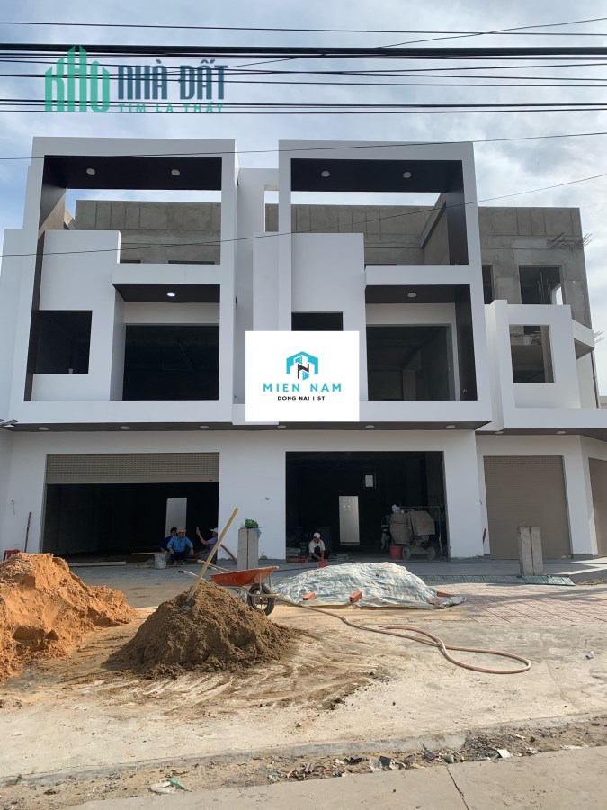 CHO THUÊ 3 CĂN LIÊN KẾ 1 TRỆT 3 TẦNG, 2 MẶT TIỀN- Đường DT 743 phường Bình Chuẩn, Tp. Thuận An,