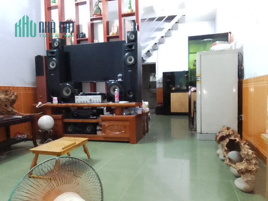 Bán nhà Phố Ngọc Lâm, Dtsd 60m, Nhà 2 tầng giá nhỉnh 2 tỷ.