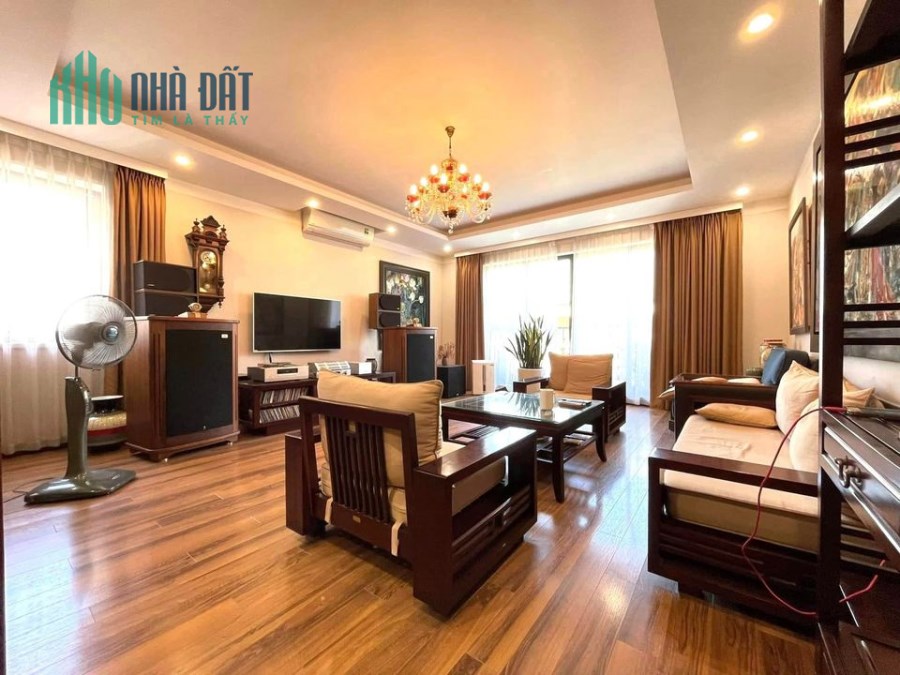 Bán nhà đẹp lonh lanh Giang Văn Minh, Ba Đình,  32m, 5 tầng, gần bãi gửi xe ô tô, giá 5 Tỷ.