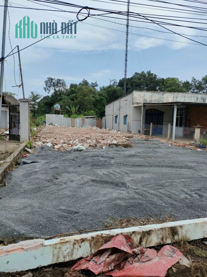chú tư bán lô đất gần chợ Bình Chuẩn sổ riêng, cách đường lộ chỉ 500m