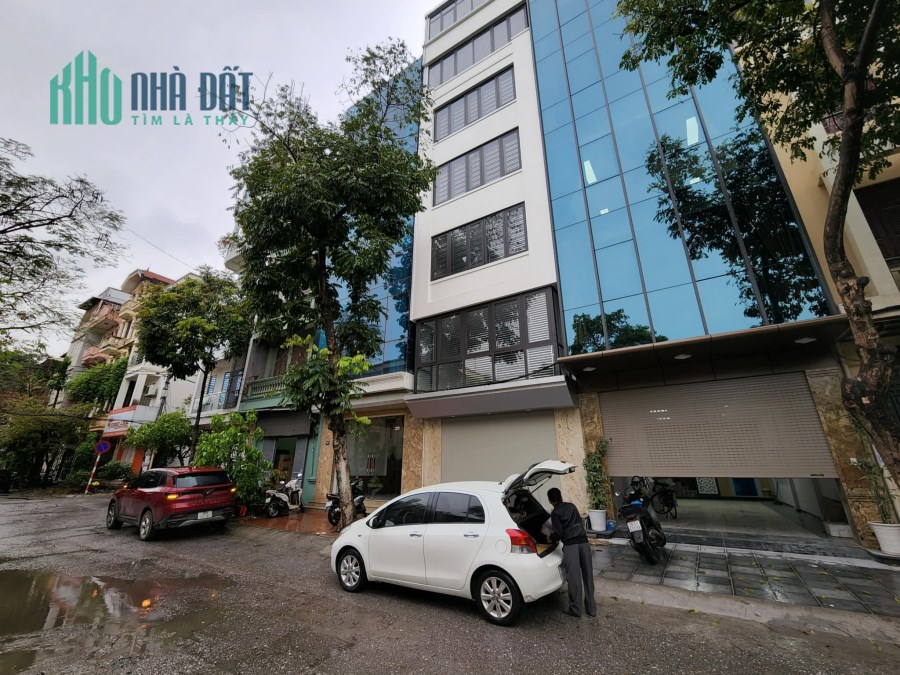 Bán nhà mặt tiền 10m viả hè rộng phố Khúc Thừa Dụ Cầu Giấy nhỉnh 50 tỷ.