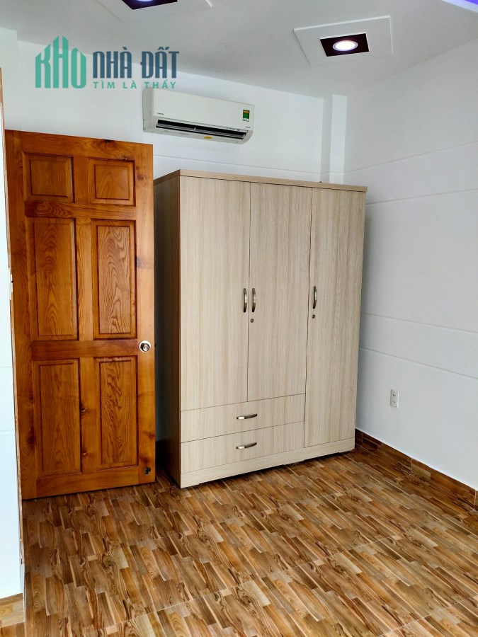 Ngộp bán gấp nhà Lê Văn Lương, Quận 7,DT 71m2, 3 PN,  giá chỉ 5.x tỷ