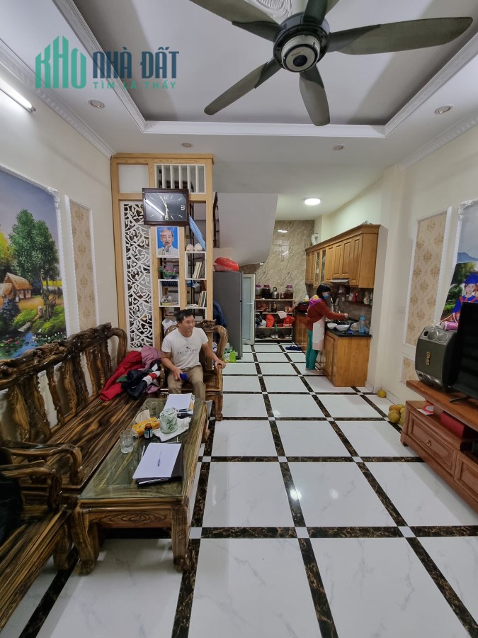 Nhà Lĩnh nam, Hoàng Mai 35.5m x 5 Tầng giá 3.46 Tỷ