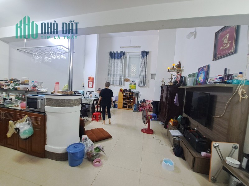 Bán nhà Cách Mạng Tháng 8, Tân Bình, hẻm 5m, chủ gấp bán, nở hậu.
