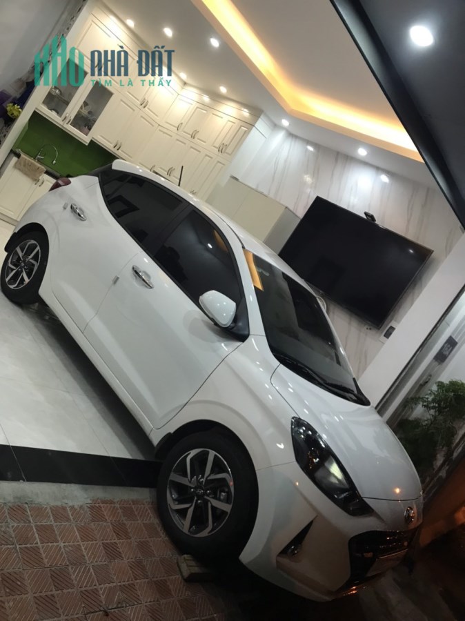 Bán gấp Nhà 5 Tầng Phúc Lợi, Dt 33m, Mt5m, giá hơn 3 tỷ.
