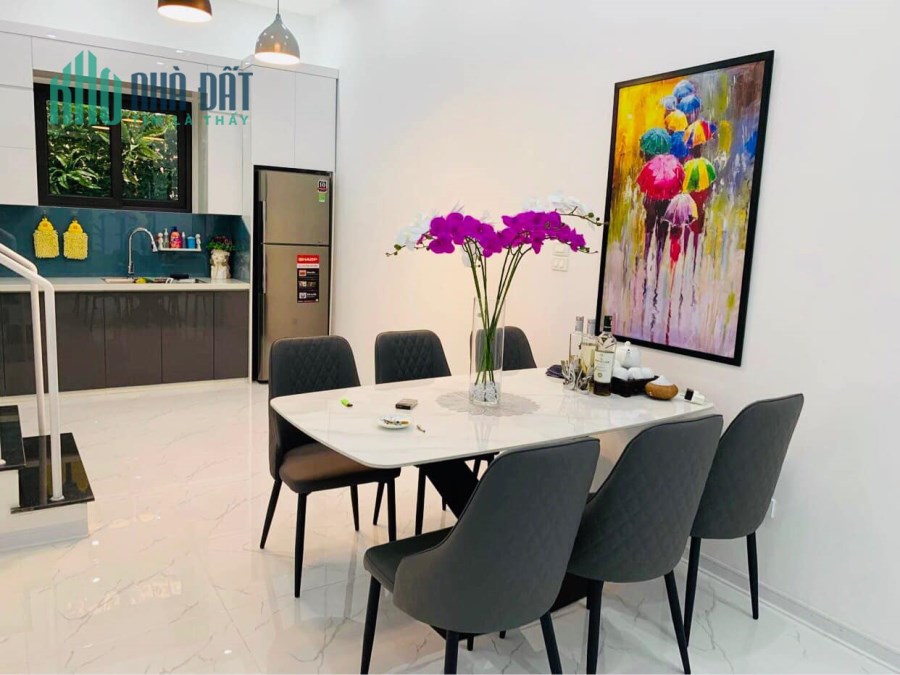 Bán nhà Kim Đồng , 38m, Nhà đẹp nhất phố, hãnh diện với họ hàng , 0945676597