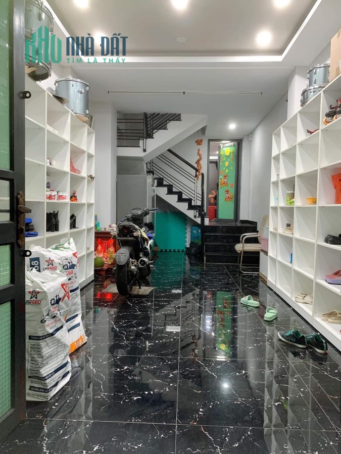 Bán Nhà HXT Trần Văn Hoàng, Giáp Quận 10, 70m2, Nở Hậu, 4 tầng Mới, Nhỉnh 11 Tỷ TL.