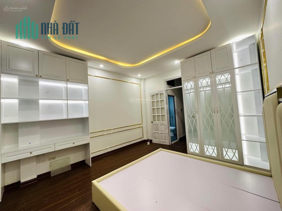 Tân Mai 35m2x4T MT 4m 4 tỷ 860 triệu thôi ạ ôtô đỗ cửa - tặng nội thất