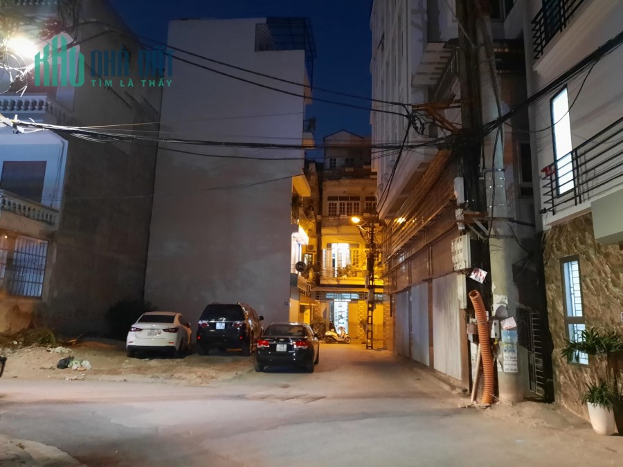 BÁN ĐẤT TẶNG NHÀ PHỐ NGUYỄN SƠN, LÔ GÓC, KINH DOANH ĐỈNH, VỈA HÈ ĐÁ BÓNG. HƠN TRĂM TRIỆU 1M