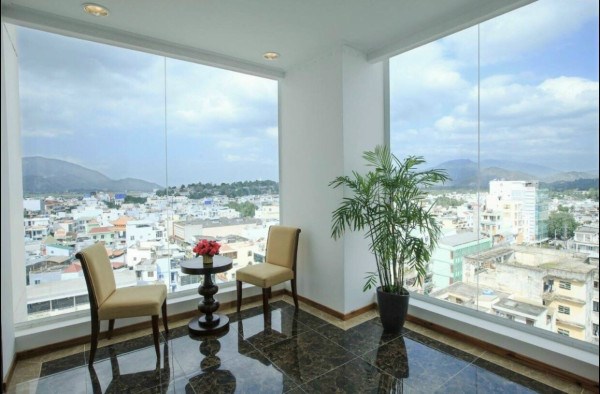 BÁN KS MĂT PHỐ, P VẠN THẠNH TTTP NHA TRANG, KH, DT 833,7M² GIÁ 130TỶ