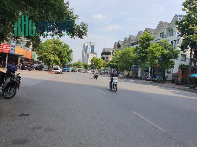 Cho thuê Nhà Phố Đội Cấn 40m2 4 tầng thang máy, mt: 12m, giá sốc: 29tr
