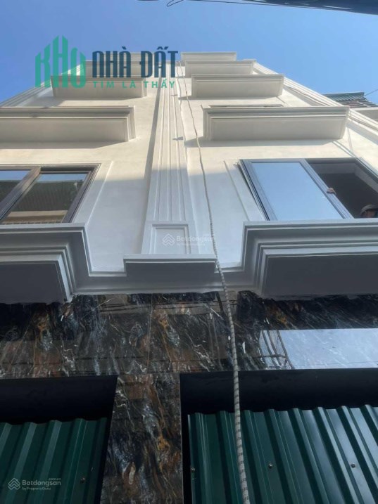 Bán CCMN Lĩnh Nam 100.5m2 6 tầng thang máy MT 4.4m 18P thoáng sáng DT 70tr giá 9.7 tỷ