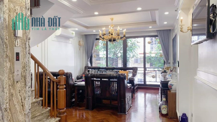 Bán nhà mặt ngõ phố Nguyễn Khang dt 58 m2,x 7 t lô góc ô tô 7 chỗ vào nhà giá 14,5 tỷ