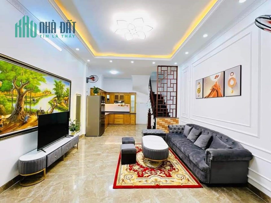 Bán nhà Trung Kinh sổ ỏ hoa hậu - vali ở ngay- 5T x 40m2 giá nhỉnh 4 tỷ