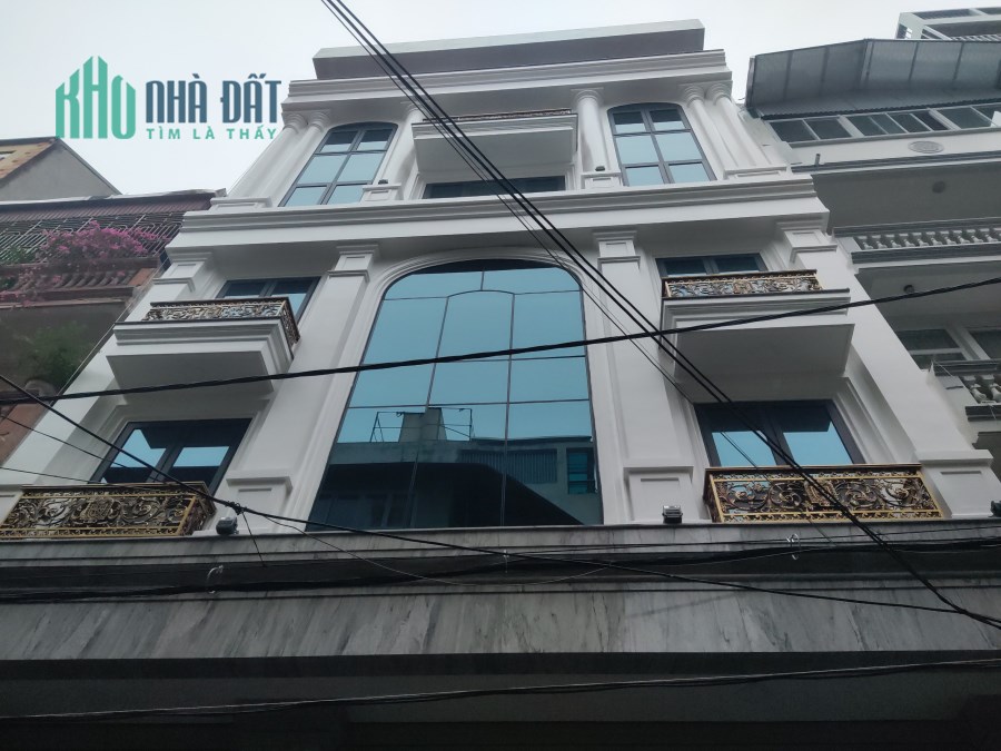 Bán tòa nhà mặt phố Nguyễn Chánh dt 120 m2 x 9 t ,mt 7,2 m mới đẹp giá 71 tỷ