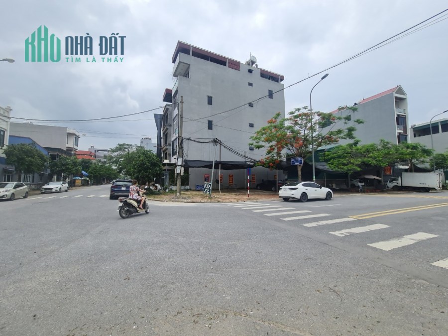 BÁN ĐẤT KINH DOANH VƯỜN ĐÀO ĐÔNG ANH MẶT ĐƯỜNG 25M CÓ VỈA HÈ
