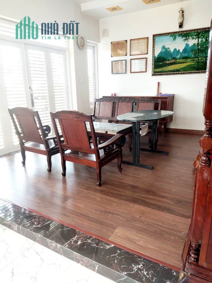 Bán Biệt thự Mặt tiền 3tầng, ngang  234m2,  3 tầng , ngang 13 dài 18, P7 Q 8  giá Chỉ 16.5 tỷ