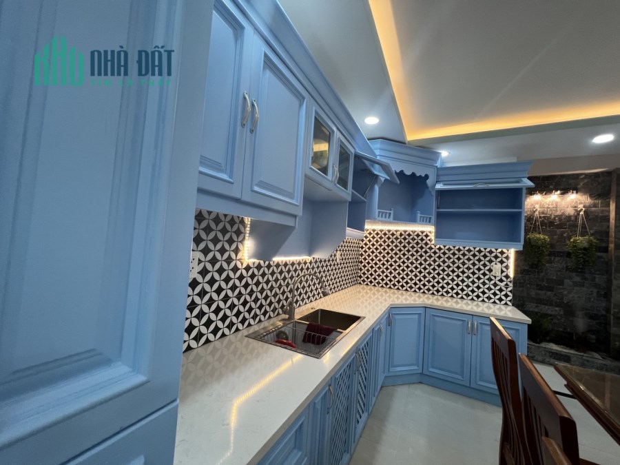VIP HXH NGUYỄN HỮU TIẾN, TÂN PHÚ - GẦN MT, NHÀ ĐẸP, 4 TẦNG BTCC CHỈ 5TỶ8