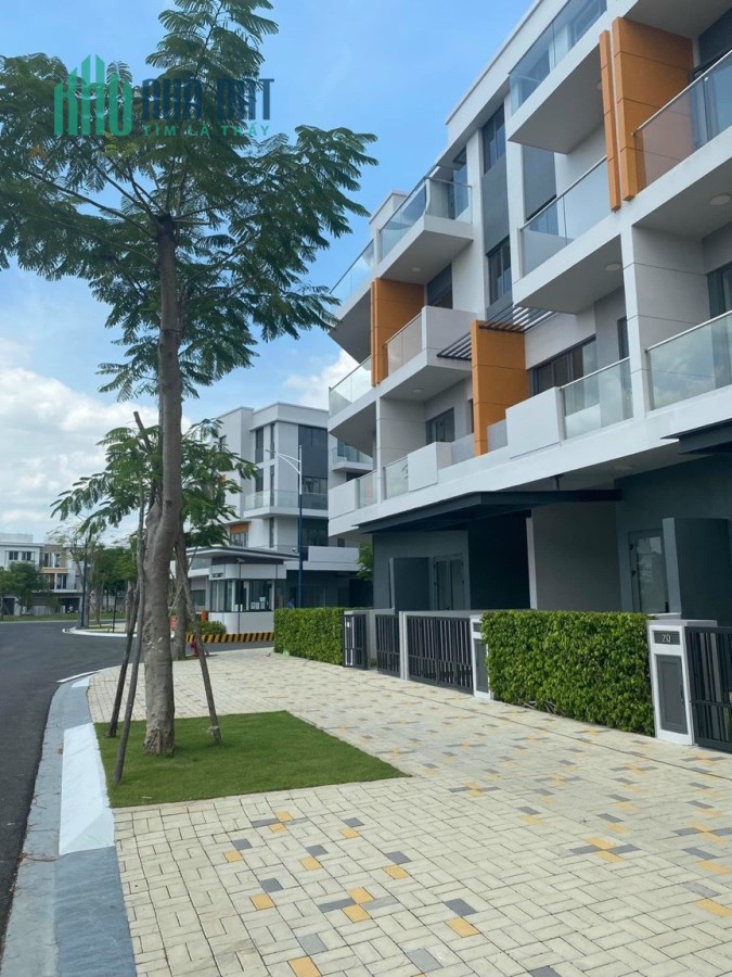 NHÀ MẶT TIỀN QL.50 NGAY THỊ TRẤN CẦN GIUỘC, GIÁ CHỈ 3TỶ/CĂN