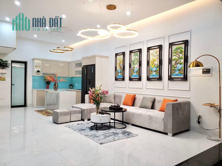 BÁN NHÀ HỒNG TIẾN LONG BIÊN - 40MX 5 TẦNG - GIÁ 5.3 TỶ - FULL NỘI THẤT - MỚI KINGKOONG - OTO ĐỖ CỔNG
