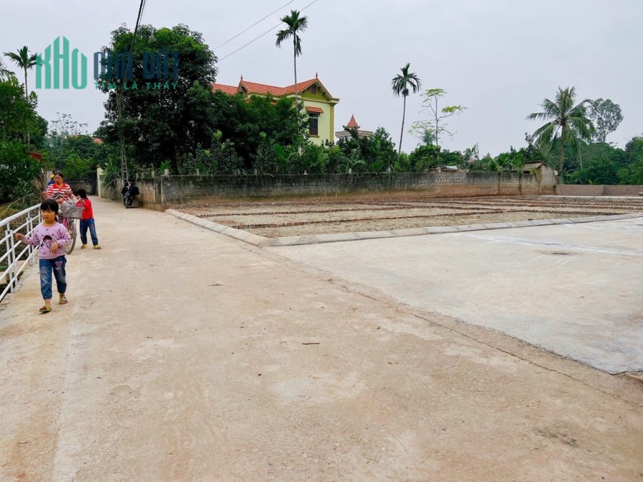 Chính chủ bán đất sổ đỏ Hà Nội đất 2 mặt thoáng đường thông các ngả hơn 600tr/lô