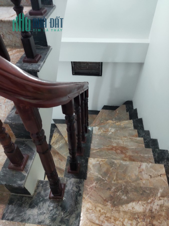 Bán nhà chính chủ ngõ 251 phố Nguyễn Khang dt 38 m2 x 5 t 7 p ngủ giá 4 tỷ