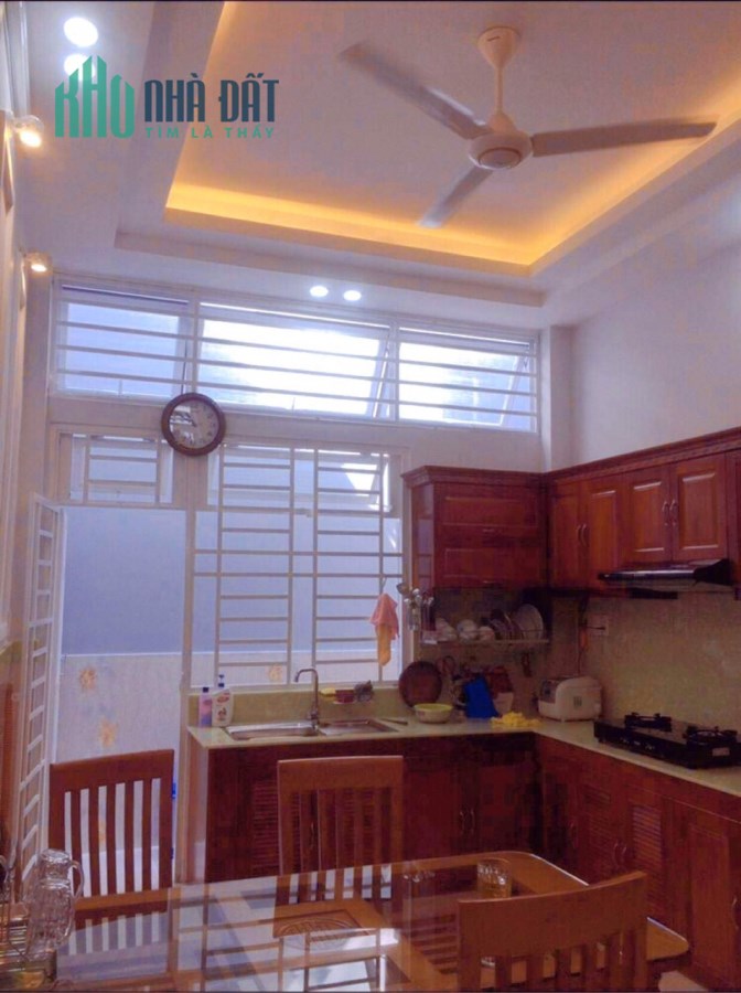 Bán gấp nhà HXH, Phạm Ngọc Thạch, Bình Dương, 120m2, chỉ 6 tỷ 200