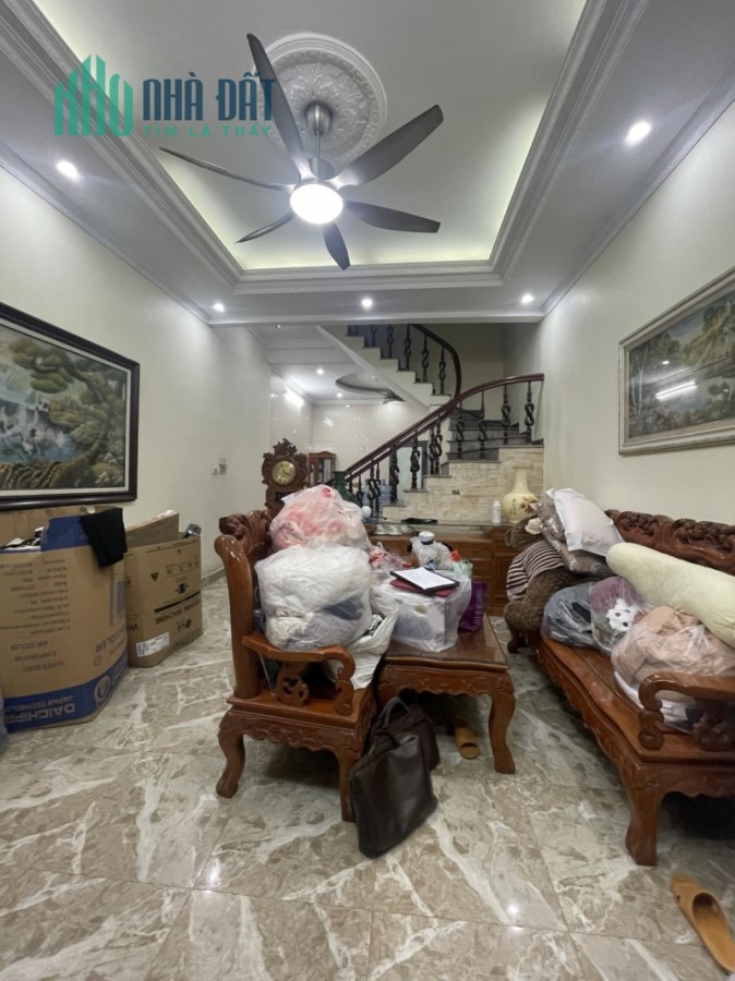 GẤP GẤP! Bán nhà Nguyễn Tuân - Thanh Xuân, SÁT PHỐ, ở luôn, Nội thất VIP, 52m2*4T giá 4.8tỷ.