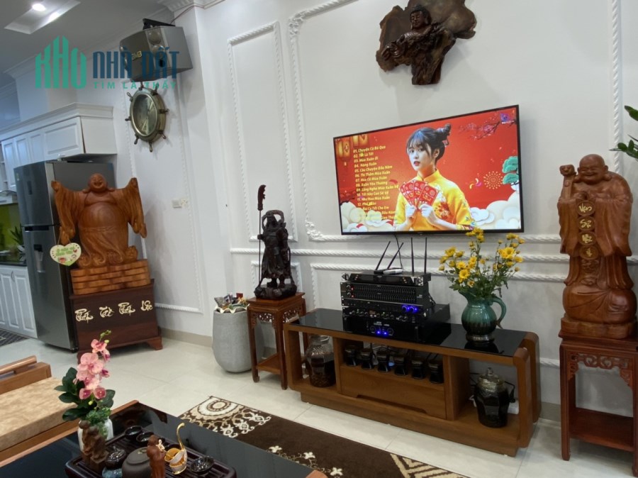 Bán nhà Ngọc Thuỵ, Dt 35m, nhà 5 Tầng, giá 5 tỷ nhỉnh.