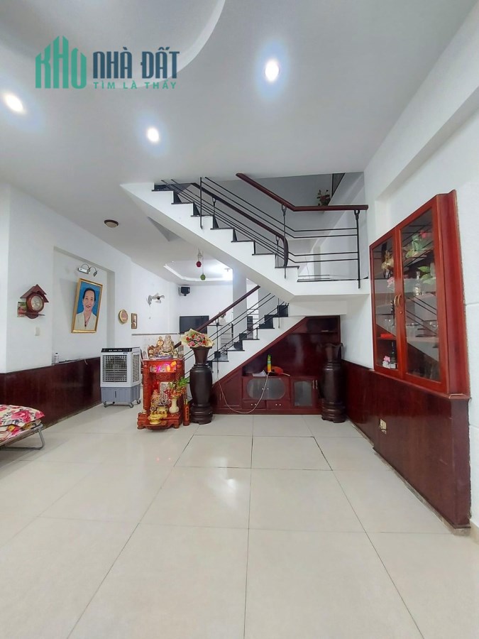 BÁN GẤP NHÀ CAO THẮNG QUẬN 10 - 60M2 
ÔTÔ VÀO NHÀ , SÁT MẶT TIỀN - NHỈNH 7 TỶ RẼ NHẤT KHU VỰC.