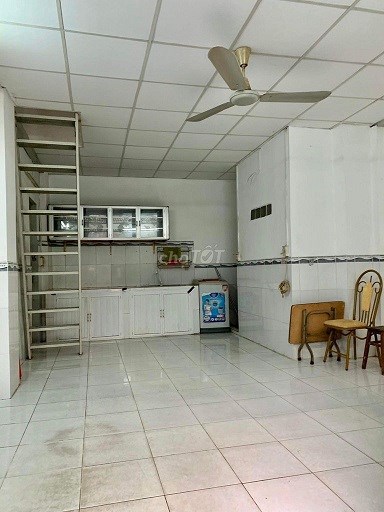 Hàng hiếm ! Bán Nhà Quận Tân Bình. hẻm ô tô, xe hơi cách mt 30m. Giáp Quận 11 và Quận Tân Phú