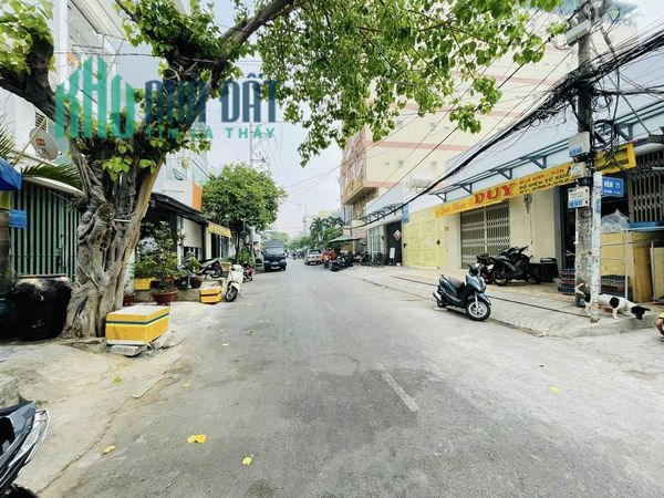 Chủ ngộp ngân hàng cần bán nhanh,nhà cấp 4,hai mặt tiền đường số 53,,phường tân quy,q7.