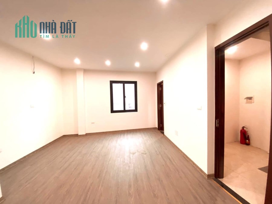 Chính chủ bán nhà ngõ 10 Láng Hạ, 42m2x5Tầng, lô góc, gần phố, ở ngay! giá 4,95 tỷ