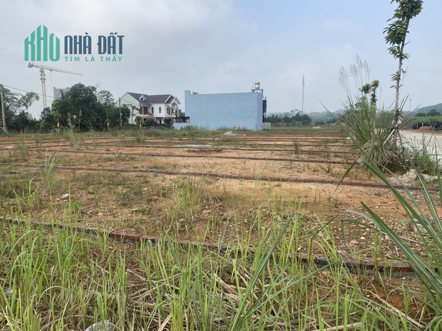 BÁN NHÀ ĐẤT TRUNG TÂM THÀNH PHỐ YÊN BÁI GIÁ RẺ  LH  : 0868104473