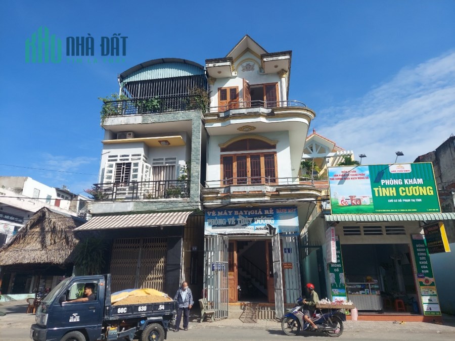 CHO THUÊ NHÀ NGUYÊN CĂN 3 TẦNG NGÃ TƯ 550 - THUẬN AN - BÌNH DƯƠNG. LIÊN HỆ: 0979872398 (chính chủ)