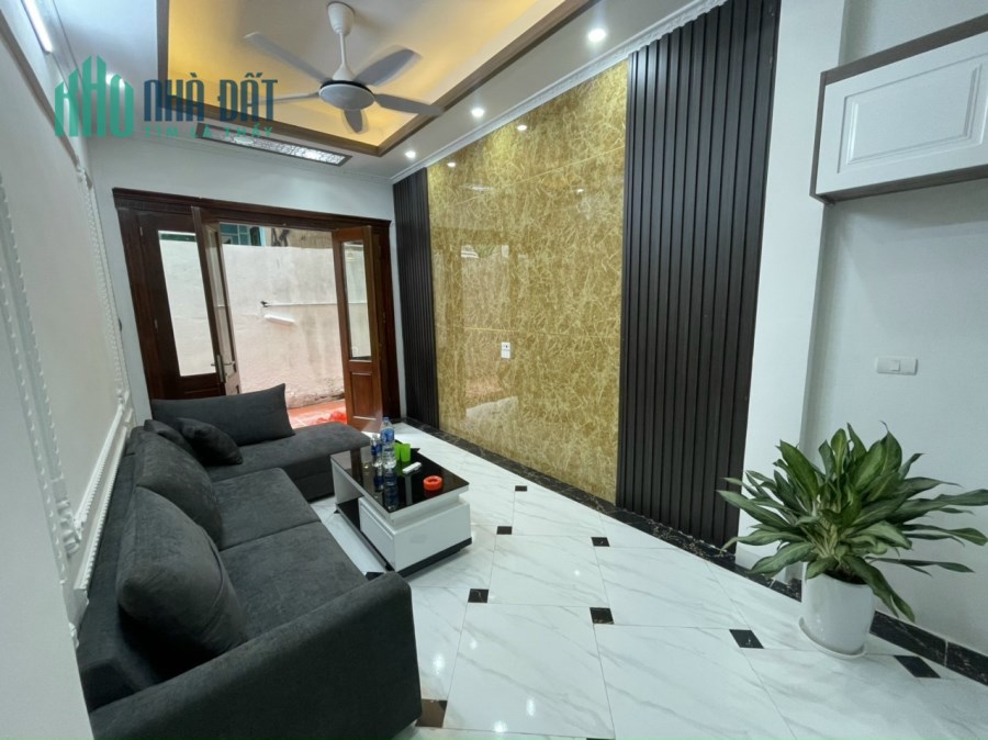 NHÀ MỚI ĐẸP LONG LANH CẦU GIẤY- ĐÓN XUÂN- Ở SƯỚNG 4,15 tỷ.