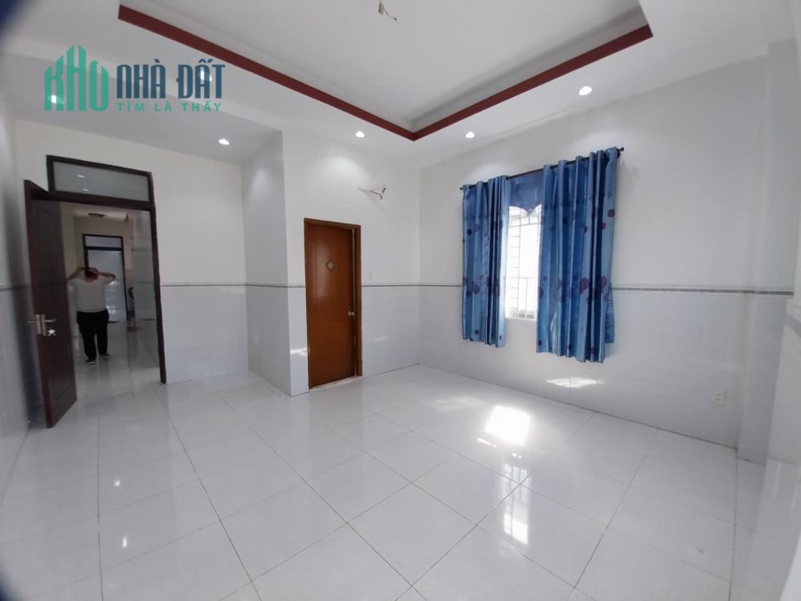 Bán nhà mặt tiền Trung Mỹ Tây, Q12, giá chỉ hơn 7 tỷ