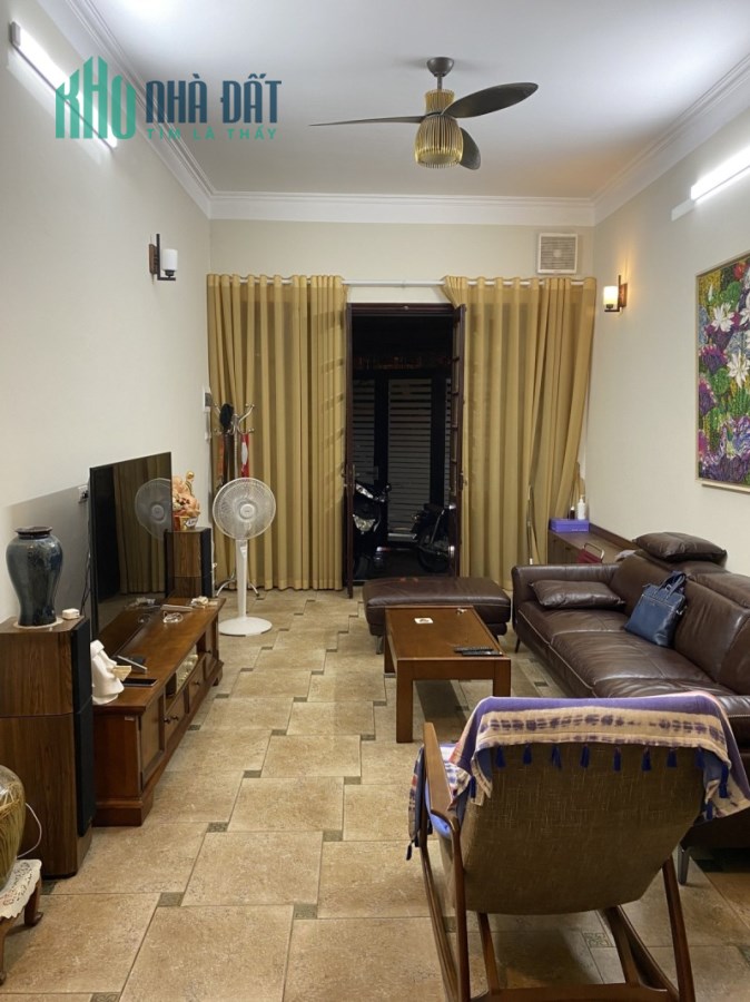Bán nhà  Bùi Ngọc Dương Hai Bà Trưng 43m2, MT4m, 9.3 tỷ Ô tô Kinh doanh