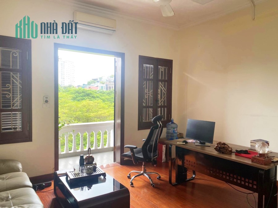Mặt phố Đống Đa 80m mặt tiền 5m Ô tô kinh doanh giá chỉ 150tr