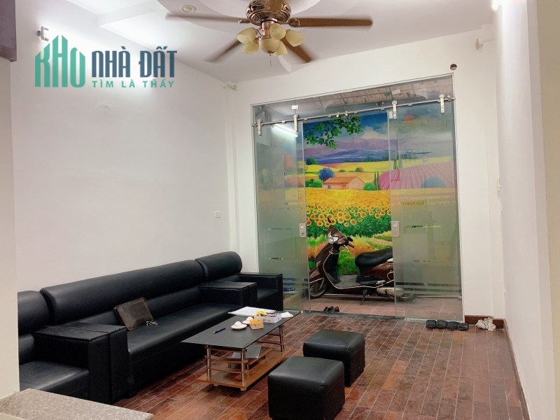 Bán nhà phố Tôn Thất Tùng, Đống Đa 4 ngủ, DT 32m2 x 4T Nhỉnh 4 tỷ