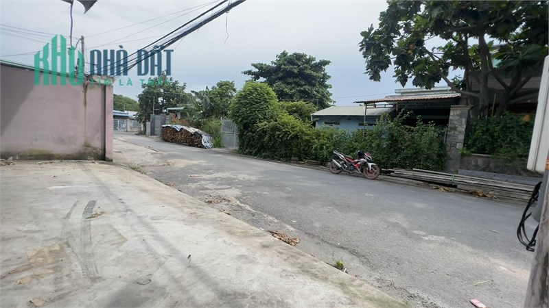 cho thuê nhà xưởng đẹp, sạch sẽ, Khu Dân Cư, phù hợp kho chứa hàng. P. Tân Biên BH