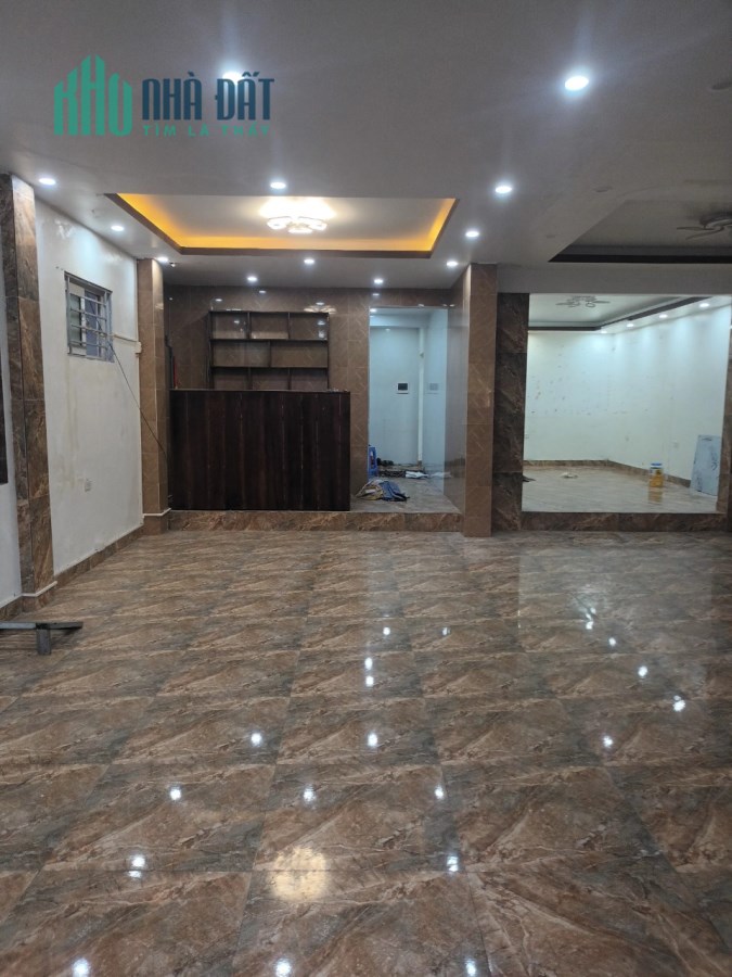 Bán tập thể C3 Thành Công, tầng 1 kinh doanh, 85m2, 1N1VS giá 4,4 tỷ