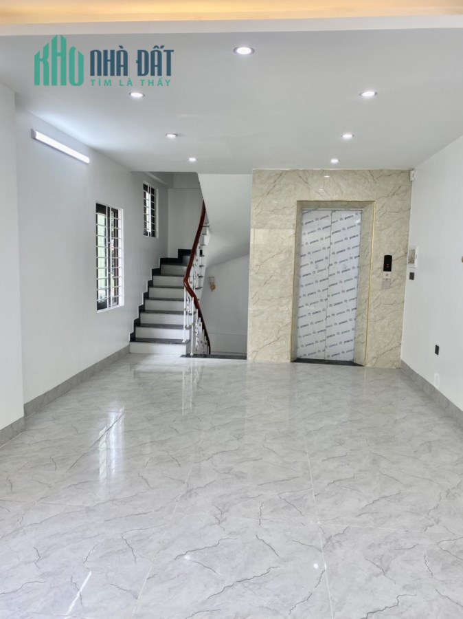 Nhà đẹp Ngọc Lâm 2 Ôtô, Thang Máy, Phân lô 45mx5T nhỉnh 8tỷ