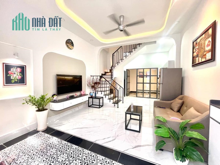 Bán nhà đẹp đường Nguyễn Quý Anh - 45m2 - 3 phòng ngủ -  tặng nội thất