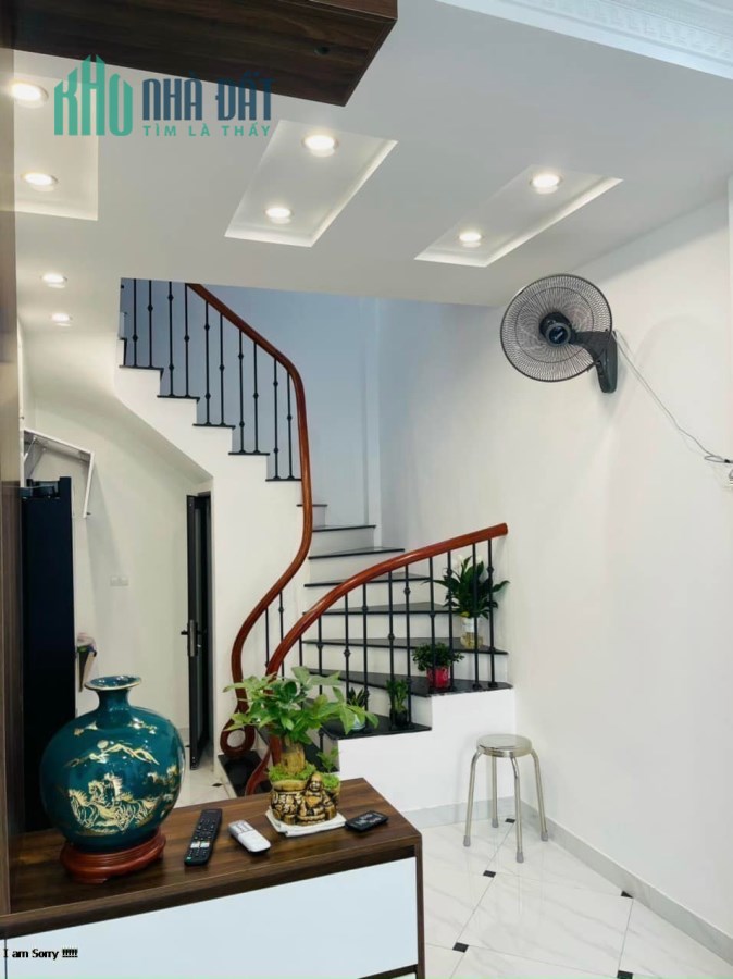 Bán nhà Ngọc Lâm, ngõ thông 2 mặt phố, 2  thoáng vĩnh viễn, 5 chỗ đỗ cửa, 5 bước ô tô tránh.