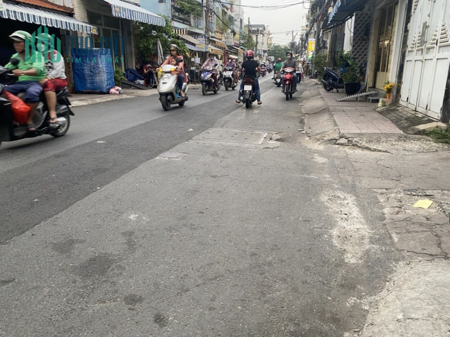 BÁN GẤP NHÀ C4 ĐƯỜNG HỒNG BÀNG QUẬN 11 - GIẢM CHÀO 3 TỶ .
50TR/M , KHU VỰC GẦN 100TR/M .