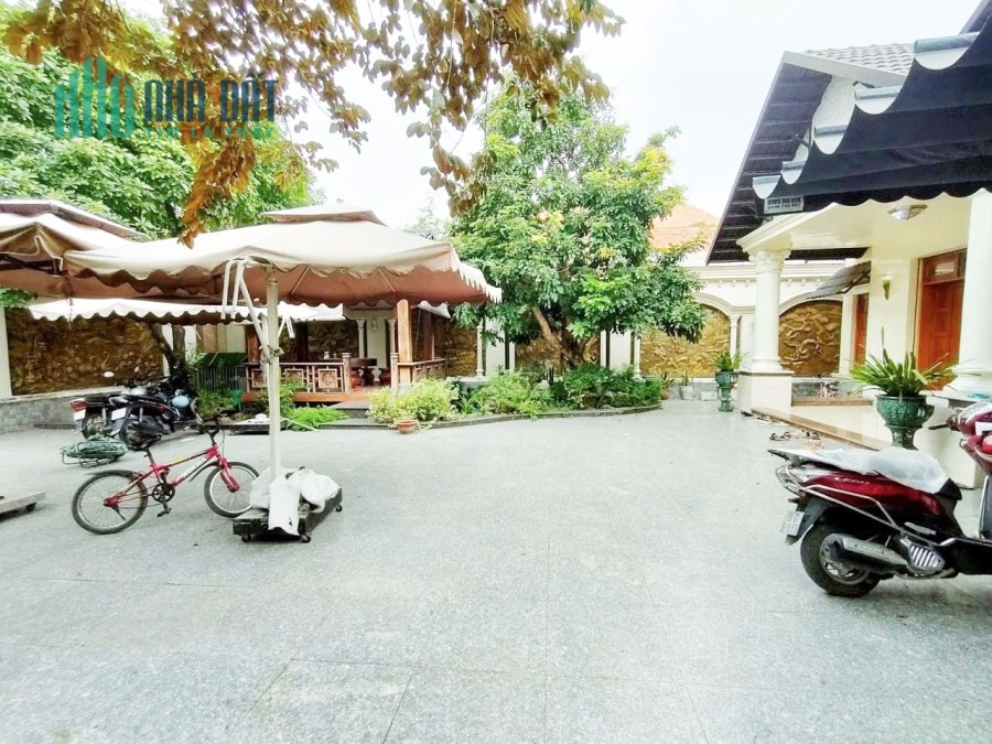BIỆT THỰ SÂN VƯỜN - 810M2 - CHỈ 34 TRIỆU/M2 - NGAY TRUNG TÂM QUẬN 12 - NỞ HẬU KHỦNG 20M - TÀI LỘC